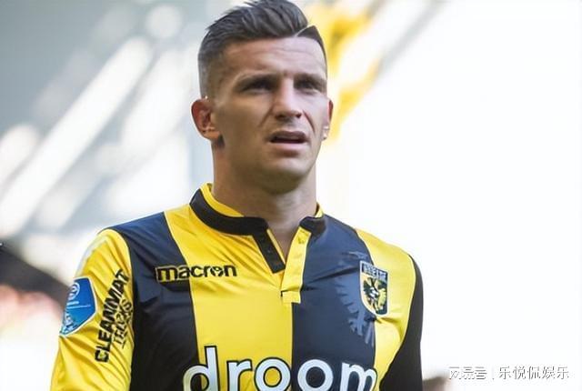 斯卡洛尼：如果能去曼联大马丁一定很高兴，但现在他也一切OK