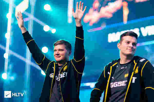 其背后的深 其背后的深