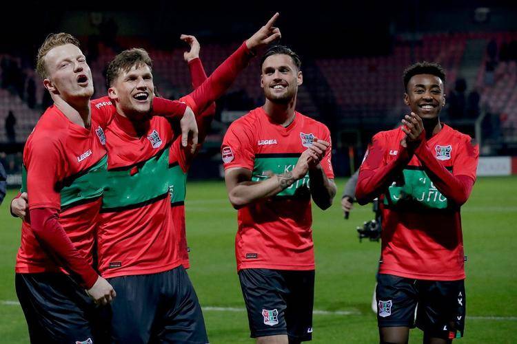 己争取足够 己争取足够